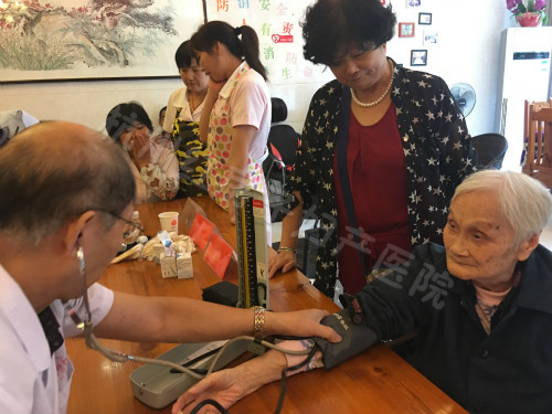 【重阳节特讯】关爱老人,杭州红房子妇产医院在行动