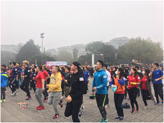 火,火,火 全民健身快乐行走受热捧